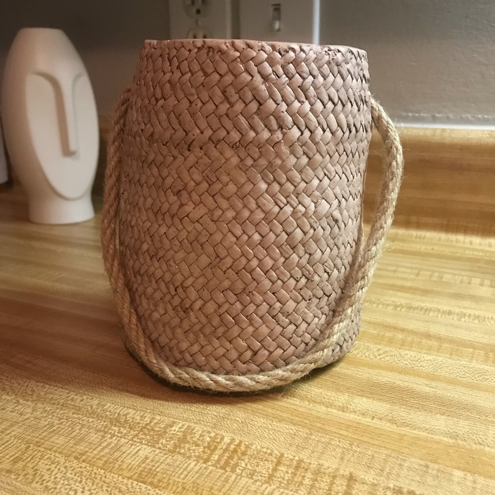 Faux woven flower pot